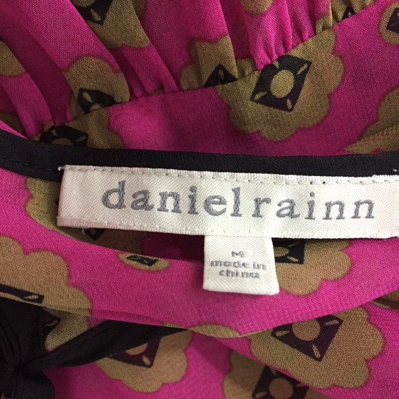 DANIEL RAINN Dark Pink Black Olive Print Tie Collar Cami Tank + Shirt - Picture 2 of 10